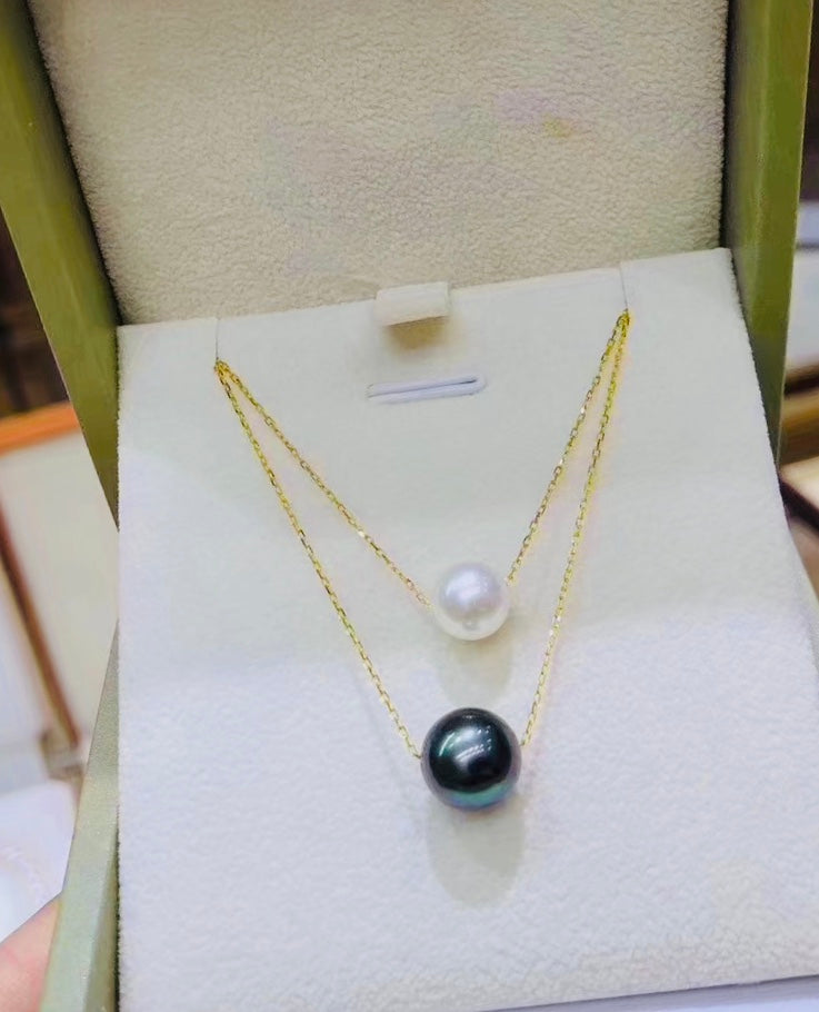 18K Gold Duo Pearl Pendant Necklace – Akoya & Tahitian Pearls | 7mm & 10 mm