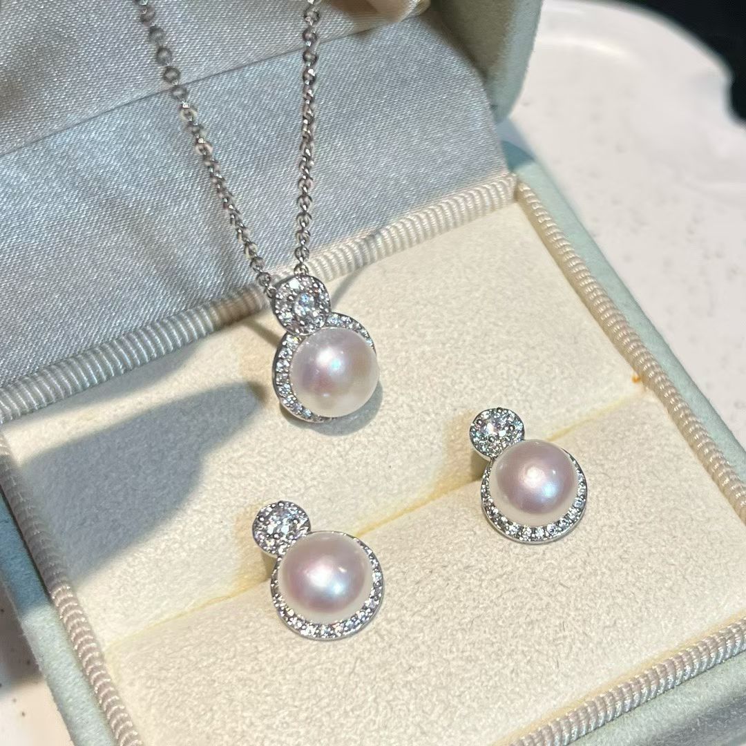 Classic Pearl Set – Stud Earrings & Pendant Necklace I 8-9mm Pearls | 14K White Gold Filled