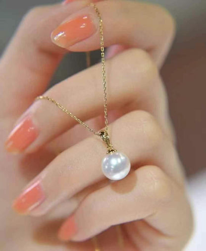 Round Akoya Pearl Pendant Necklace | 9.0–9.5mm Pearl | 18K White or Yellow Gold Chain