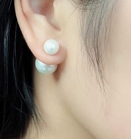 “Duet of Pearls” Double‑Sided Studs | 7 & 4mm Pearls | 18K Gold