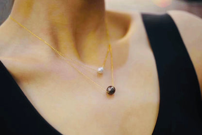18K Gold Duo Pearl Pendant Necklace – Akoya & Tahitian Pearls | 7mm & 10 mm
