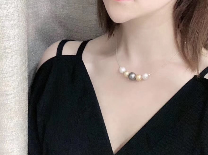 Minimalist 18K Gold Hoop Necklace with Saltwater Pearl